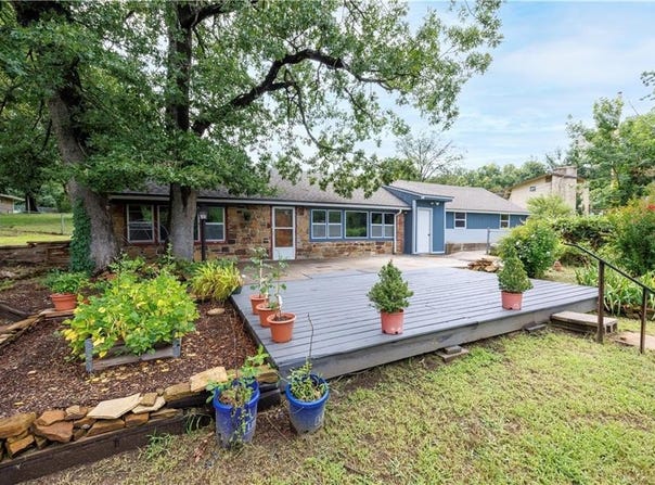 222 Lakeview Drive, Independence, KS 67301