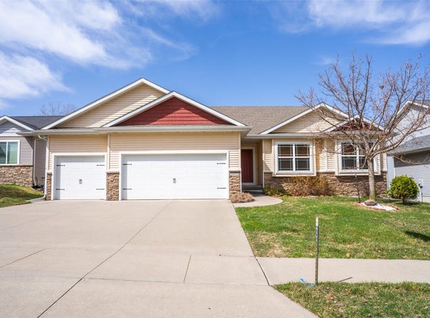 2322 E 47th Street, Pleasant Hill, IA 50327