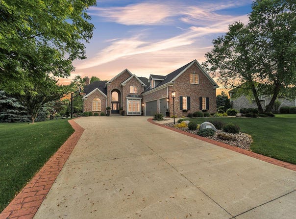 6606 Fieldstone Ct, Racine, WI 53402
