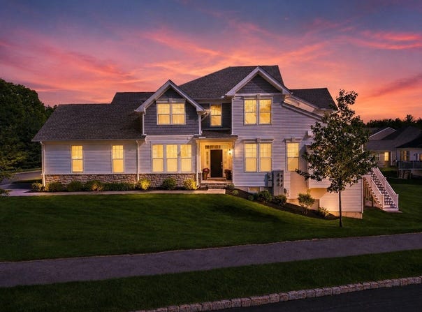 7 Hummingbird Way, Methuen, MA 01844