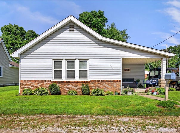 612 S Lewis Street, Bloomfield, IN 47424-1530