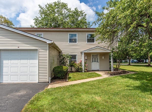 3062 Ivy Hill Circle unit: D, Cortland, OH 44410