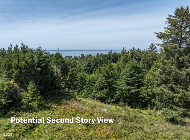 940 NW Highland Circle, Waldport, OR 97394