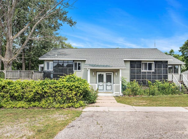 258 Division Street, Eastlake, MI 49626
