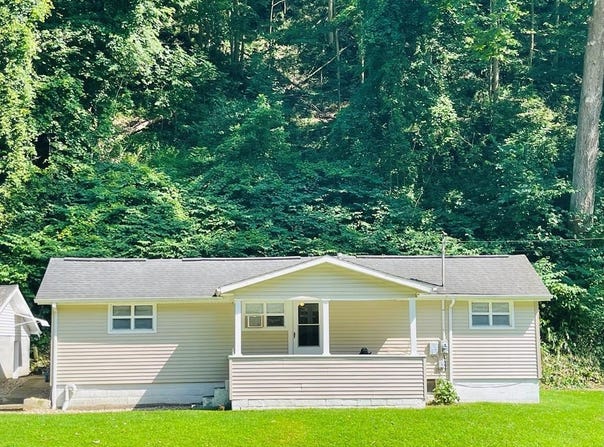 397 PETERS RUN RD, Wheeling, WV 26003