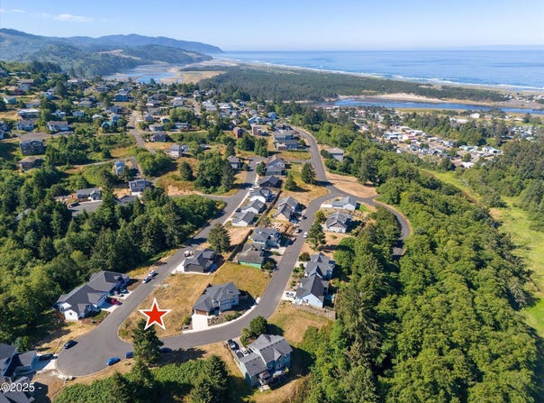37 Lahaina Loop Road, Pacific City, OR 97135