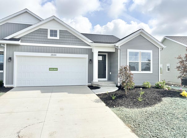 3844 Highbury Drive, Grandville, MI 49418