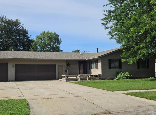 1332 Locust Street, Webster City, IA 50595