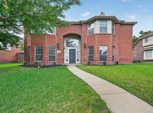 482 Cloverleaf Drive, Lancaster, TX 75146