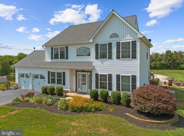 305 BRIARWOOD LANE, SWEDESBORO, NJ 08085