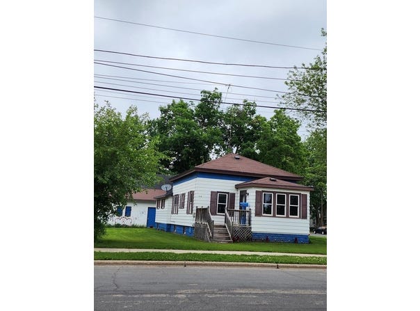 319 E DIVISION STREET, Shawano, WI 54166