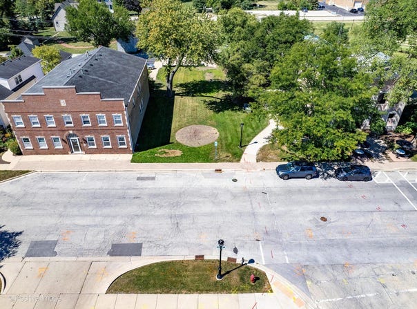 100 S Walnut Street, Itasca, IL 60143