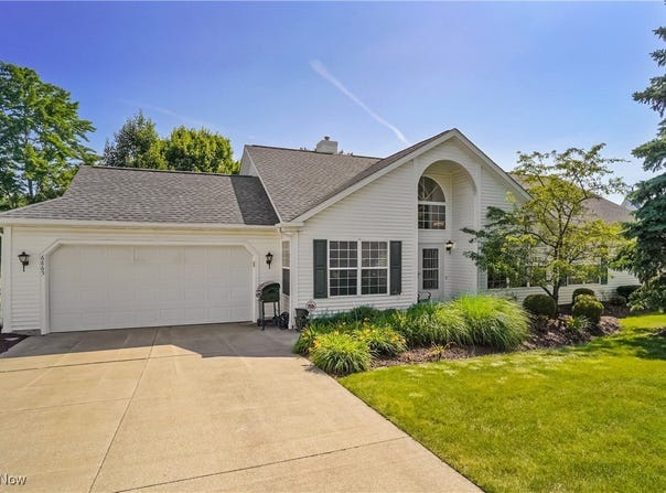 6865 Hidden Lake Trail, Brecksville, OH 44141