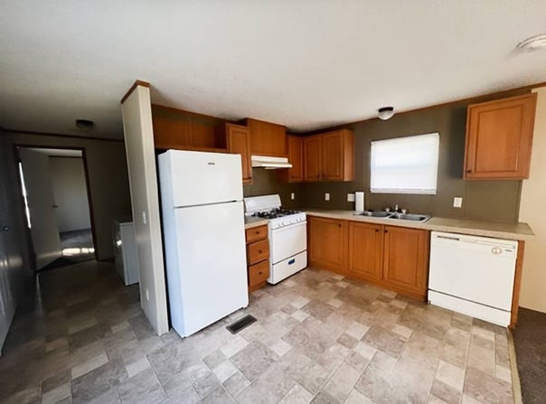 26131 Dequindre Rd., Madison Heights, MI 48071