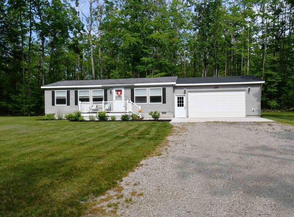 5278 REYNOLDS ROAD, CHEBOYGAN, MI 49721