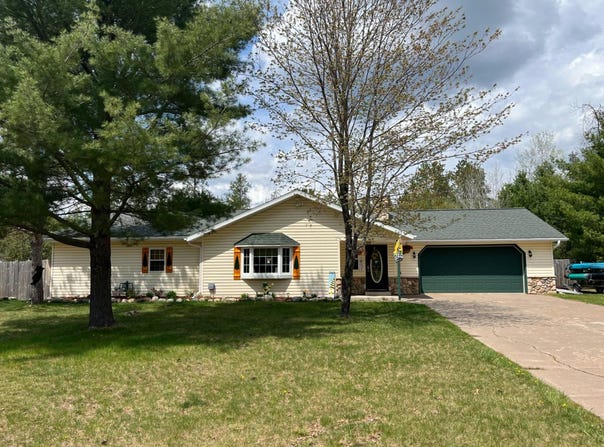 8642 PINE ACRES BLV, Sayner, WI 54560