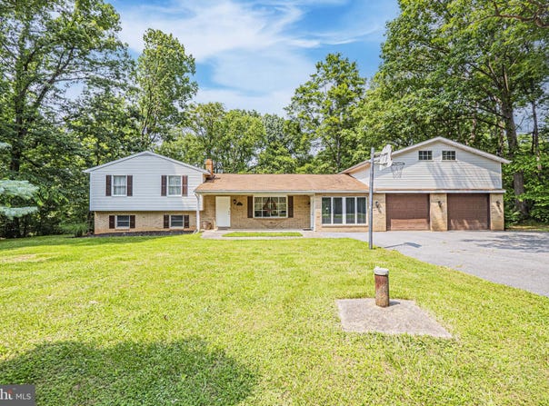 165 CHESLEY DRIVE, FALLING WATERS, WV 25419