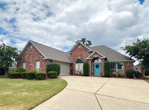 2 Auriel Court, Maumelle, AR 72113