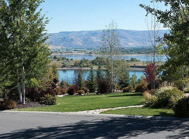 5104 E WHISPERING PINES Ln, Eden, UT 84310