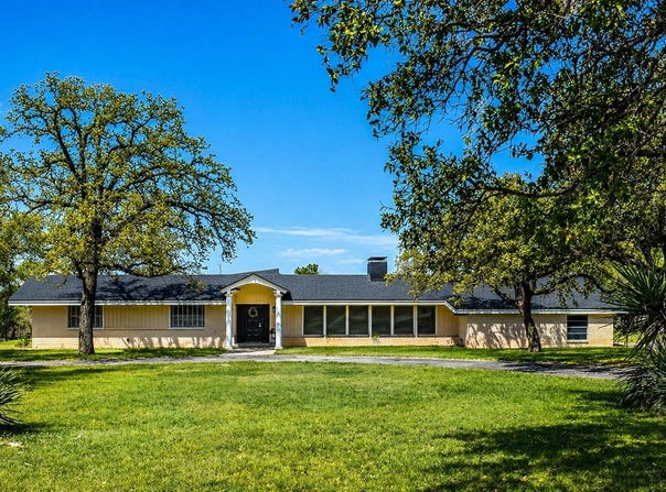 1124 W 6th, Brady, TX 76825