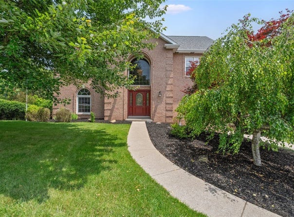 4019 Chelstead Way, Murrysville, PA 15668