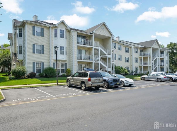 19 Pembrook Avenue, North Brunswick, NJ 08902