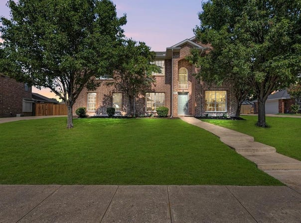 331 Hillglen Drive, Murphy, TX 75094