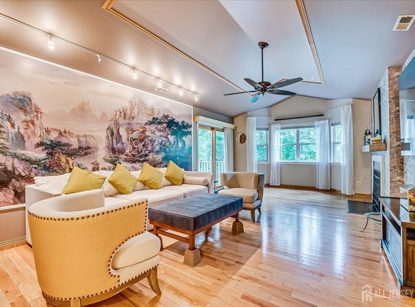7 Chelsea Drive, Piscataway, NJ 08854