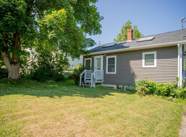 30 Washington Street, Winterport, ME 04496