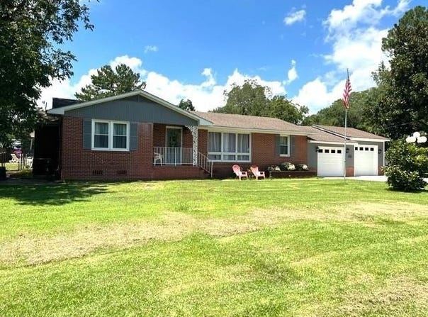101 Paradise Drive, Smiths Station, AL 36877