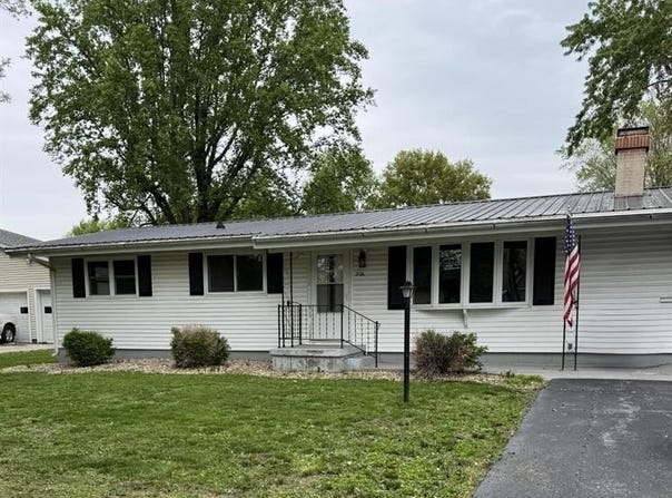 206 Andrews Street, Macon, IL 62544