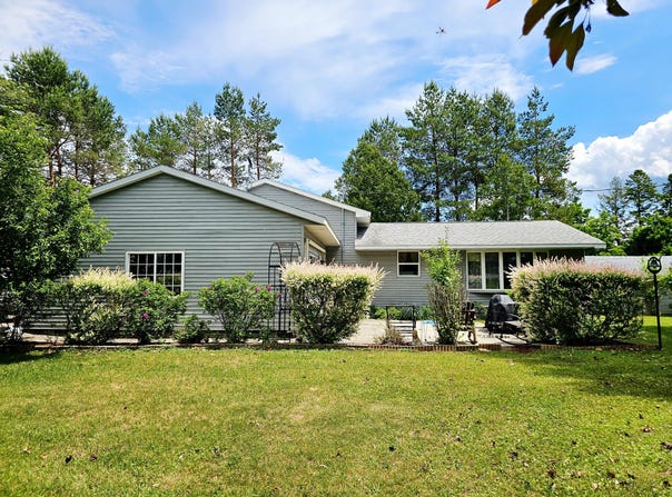 17373 Davis St, Curtis, MI 49820
