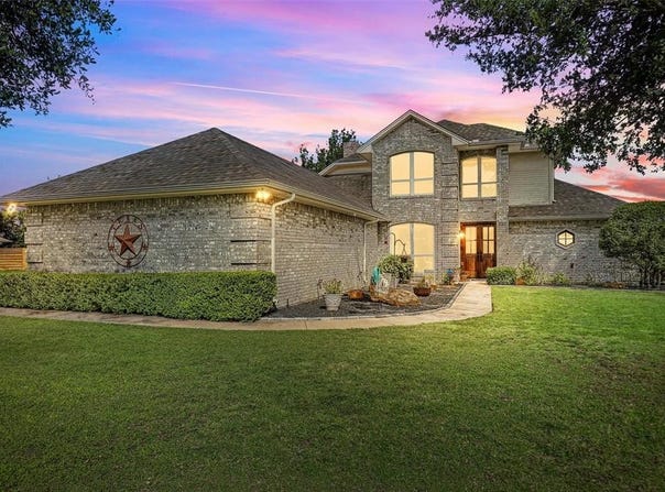 220 S Fork Drive, Hudson Oaks, TX 76087