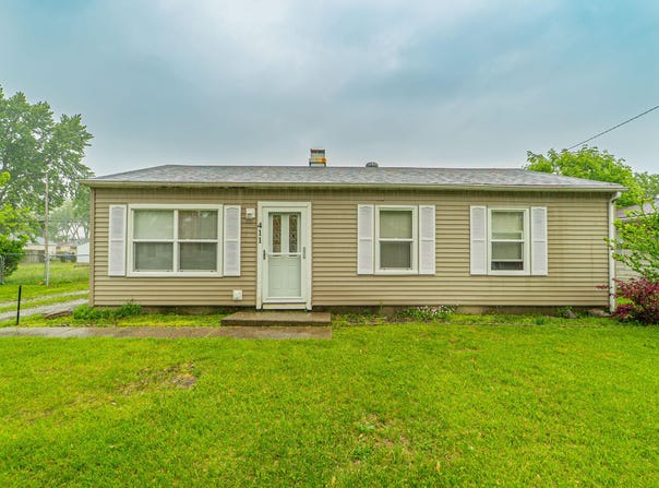 411 Prairie Street, Crown Point, IN 46307