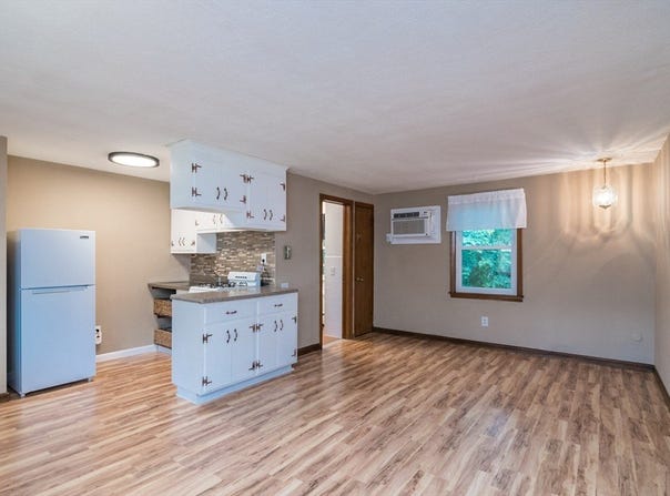35 Park Ave, West Springfield, MA 01089