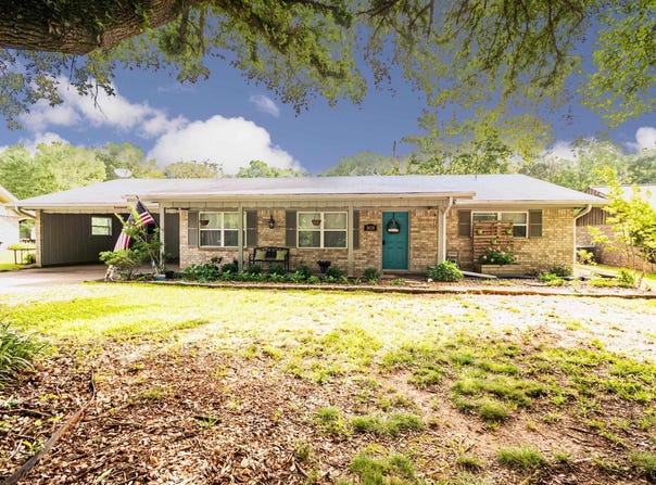 1020 Binns Dr, Monticello, AR 71655