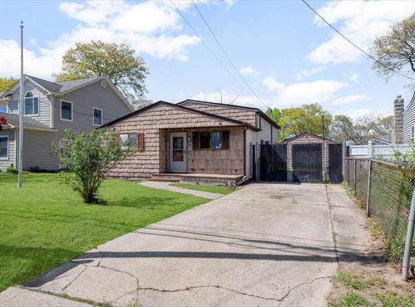 49 5th Street, Ronkonkoma, NY 11779
