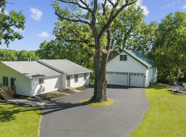 1071 E Honey Creek, OREGON, IL 61061