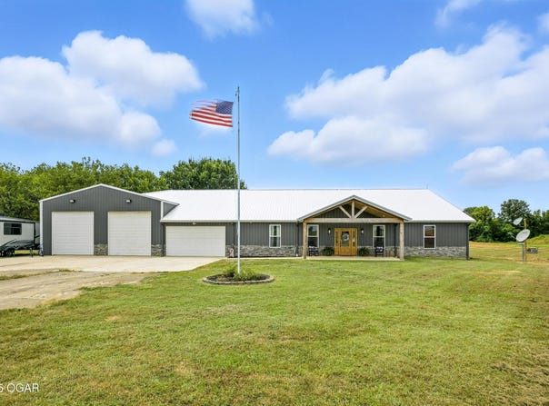 7139 SW Clem Road, Columbus, KS 66725