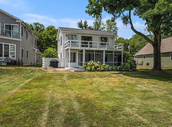 11987 W Indian Lake Drive, Vicksburg, MI 49097