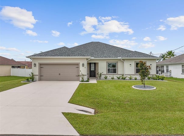5 FIFER LANE, PALM COAST, FL 32137
