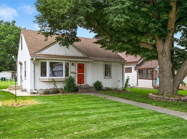 212 14th Avenue S, South Saint Paul, MN 55075