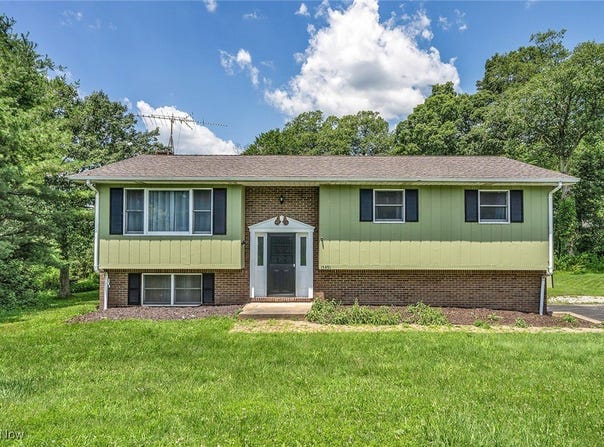 15491 County Airport Road, East Liverpool, OH 43920