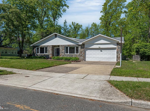 417 MONMOUTH Drive, CHERRY HILL, NJ 08002