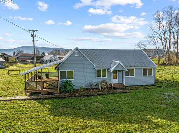 252 STATE ROUTE 409, Cathlamet, WA 98612