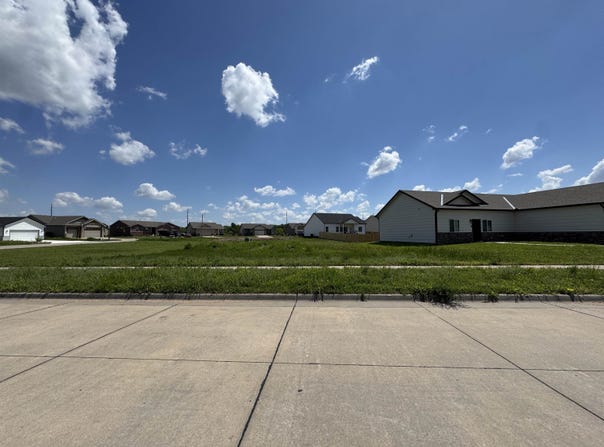 728 N Redbud, Valley Center, KS 67147