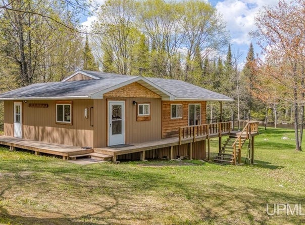 9190 Blue Jay, Florence T-WI, WI 54121