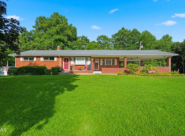 3626 Dungannon Road, Coeburn, VA 24230