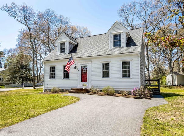 5 Raspberry Lane, Marstons Mills, MA 02648