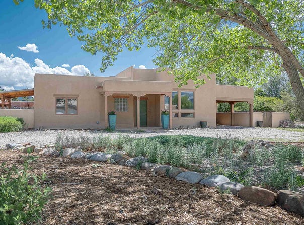 350 Monte Vista Road, Taos, NM 87571